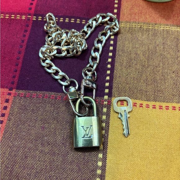 Louis Vuitton Pad lock chocker necklace#318 - Picture 7 of 15